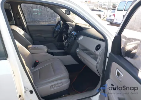 2013 Honda Pilot Touring z USA, uszkodzony, nr VIN 5FNYF4H97DB052941